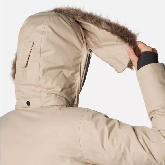 Columbia Women's Apres Arson™ Winter Long Down Jacket - Picture 6 of 11